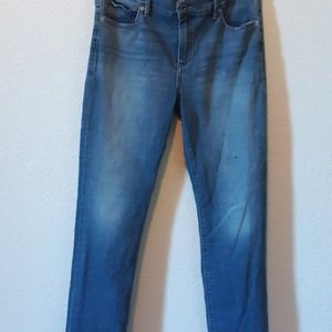 LUCKY JEANS  SIZE 12/31
